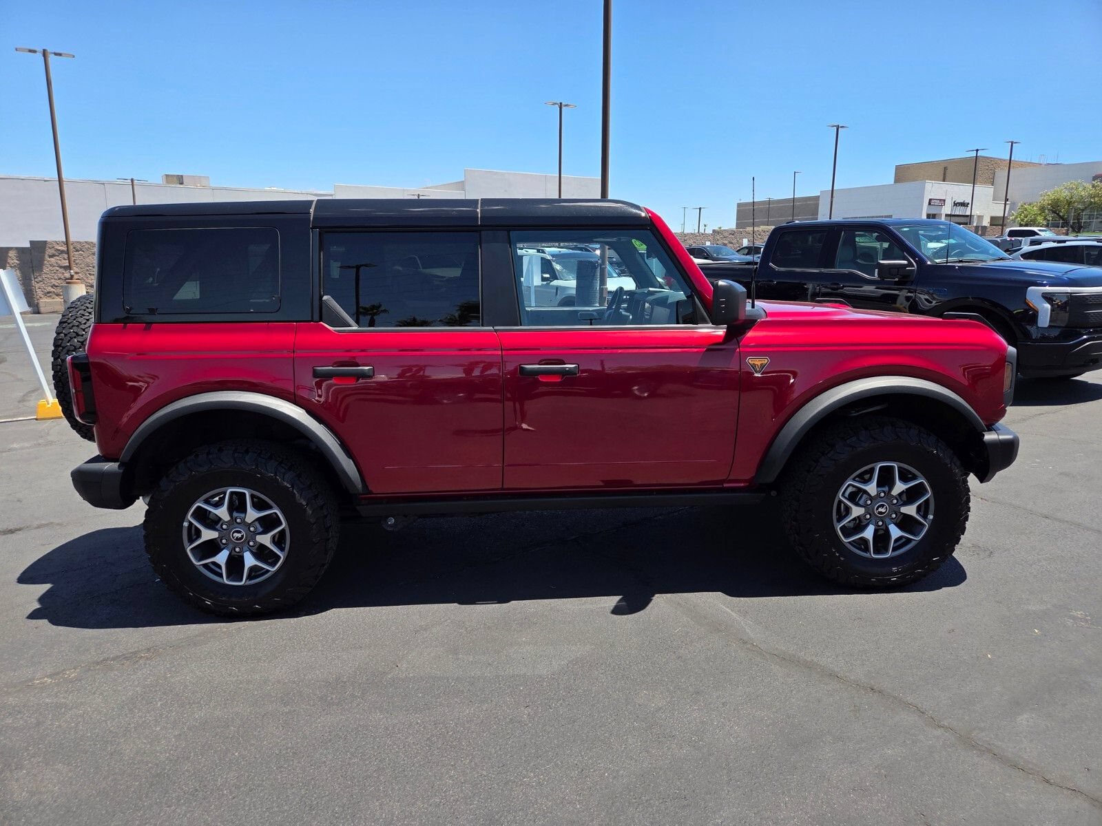 Certified 2025 Ford Bronco Badlands AWD/4WD image 7