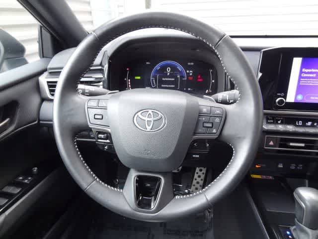 Used 2025 Toyota Camry SE w/ Convenience Package FWD image 13