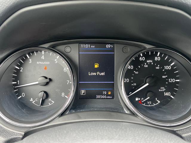 Used 2019 Nissan Rogue SV w/ Premium Package FWD image 8