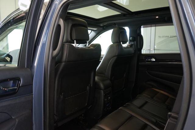 Used 2020 Jeep Grand Cherokee Overland AWD/4WD image 29