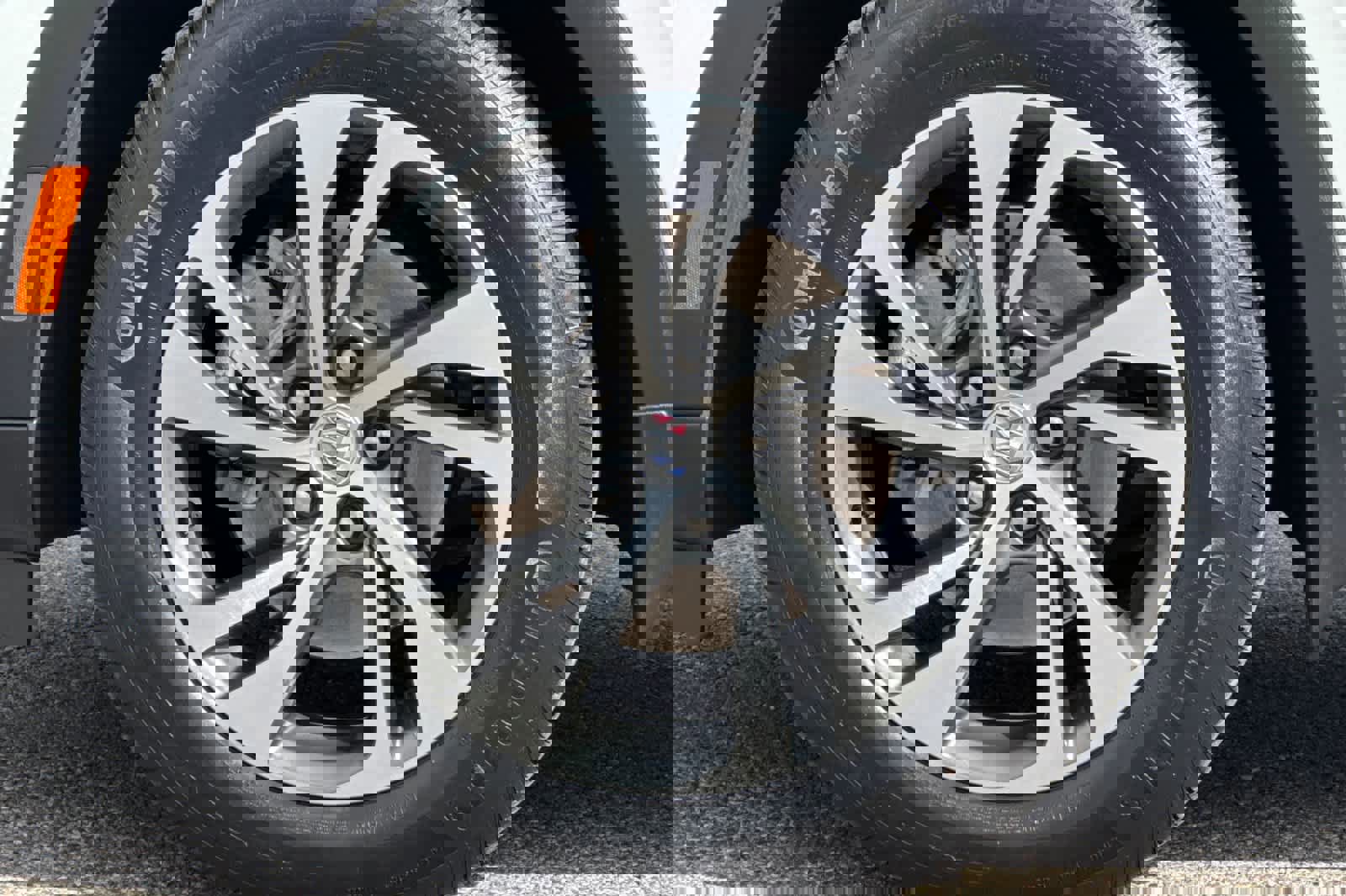 Used 2023 Buick Envision Essence image 26