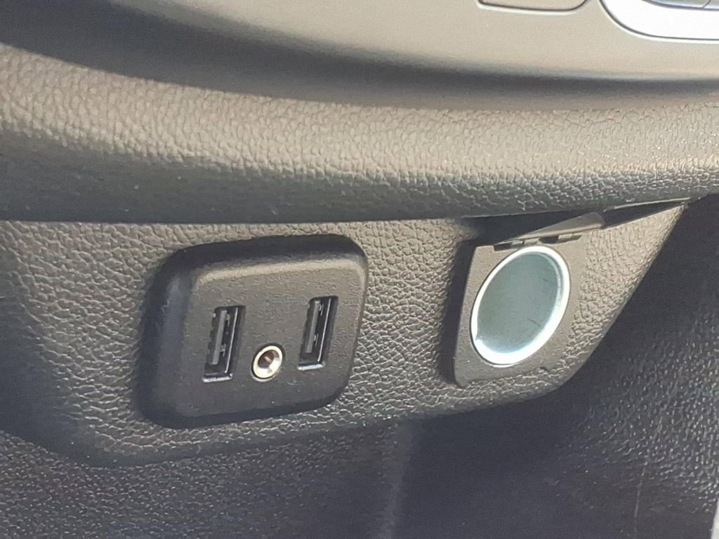 Used 2023 Chevrolet Traverse LS FWD image 19