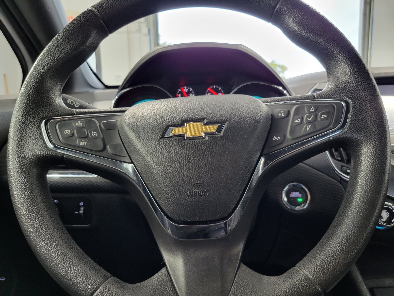 Used 2017 Chevrolet Cruze LT w/ Convenience Package FWD image 12