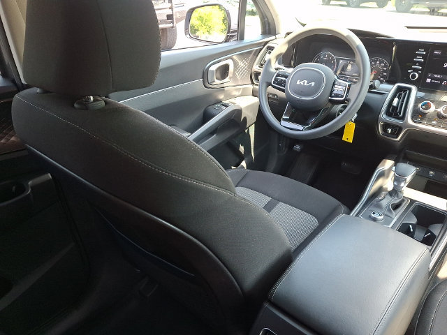 Used 2022 Kia Sorento LX FWD image 17