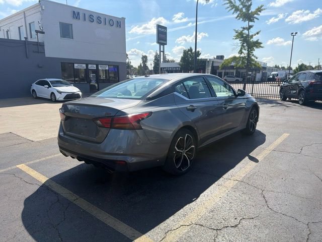 Used 2024 Nissan Altima 2.5 SR FWD image 8