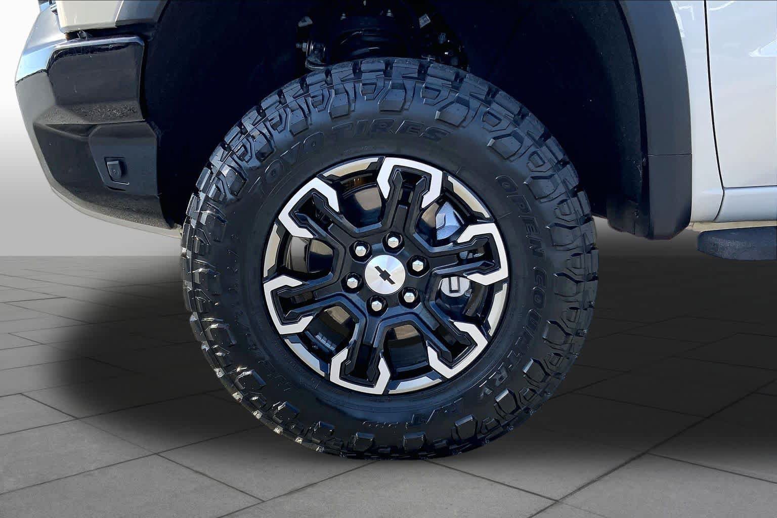Used 2026 Chevrolet Silverado 1500 ZR2 w/ LPO, Dark Essentials Package AWD/4WD image 11