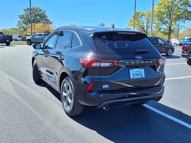 Certified 2023 Ford Escape ST-Line w/ Tech Pack #1 FWD image 3