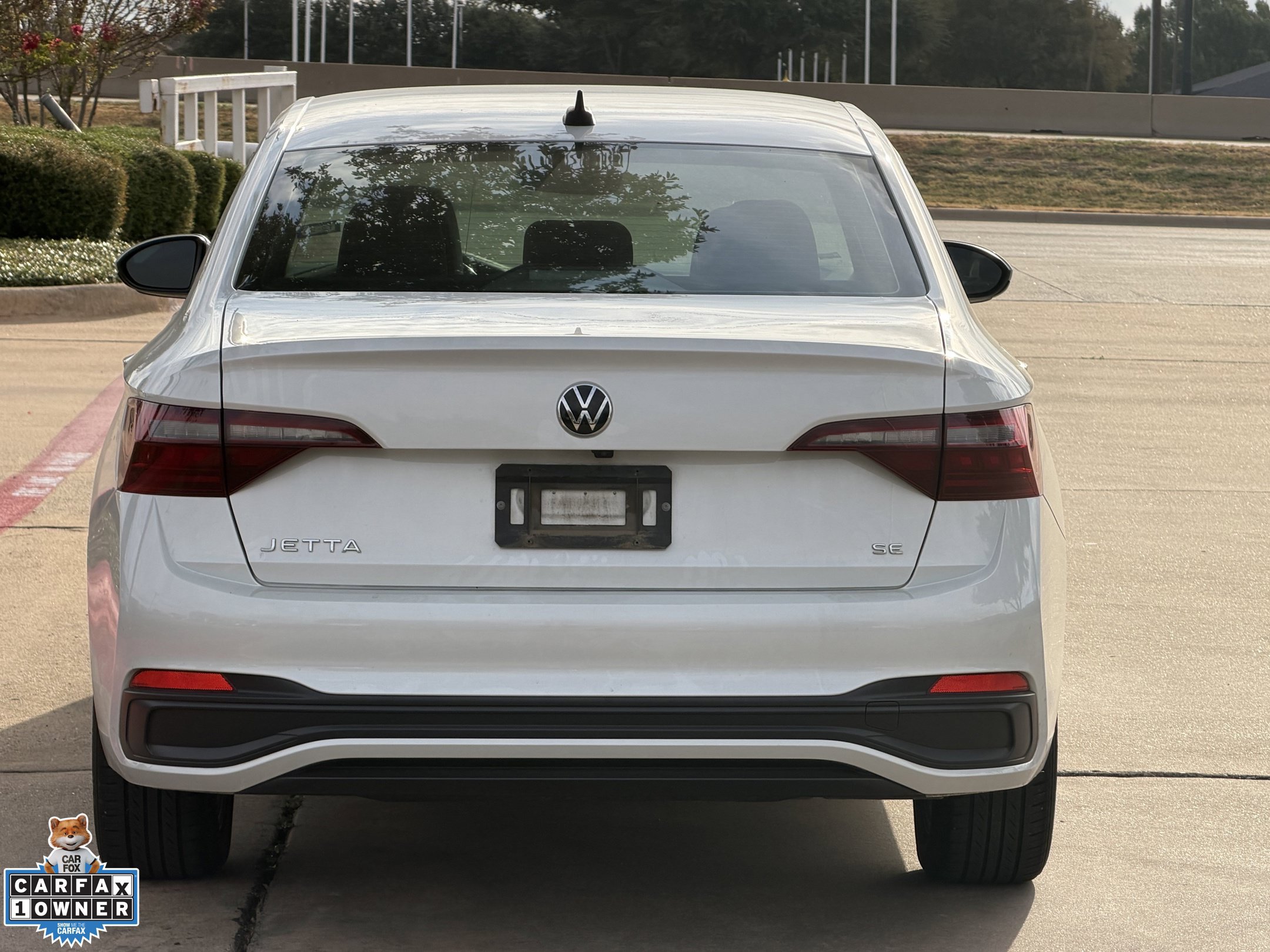 Used 2023 Volkswagen Jetta SE FWD image 6