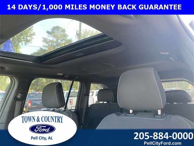 Used 2024 Jeep Grand Cherokee Laredo X image 16