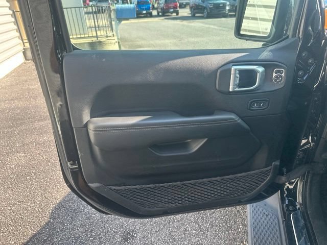 Used 2023 Jeep Gladiator Overland AWD/4WD image 11
