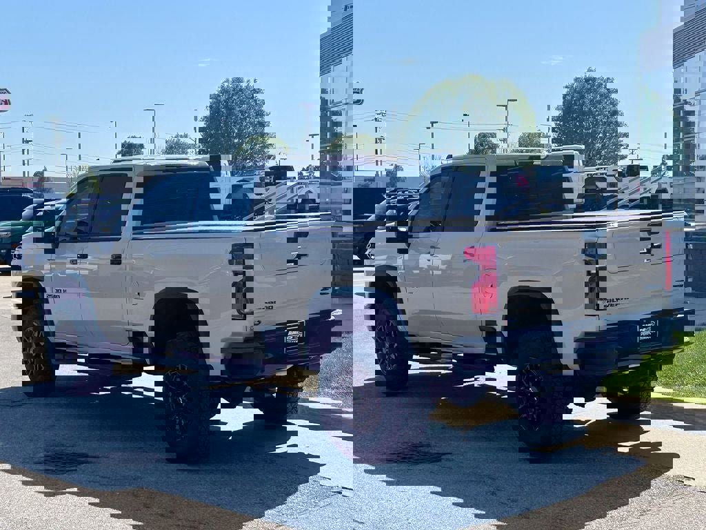Used 2026 Chevrolet Silverado 2500 ZR2 AWD/4WD image 3