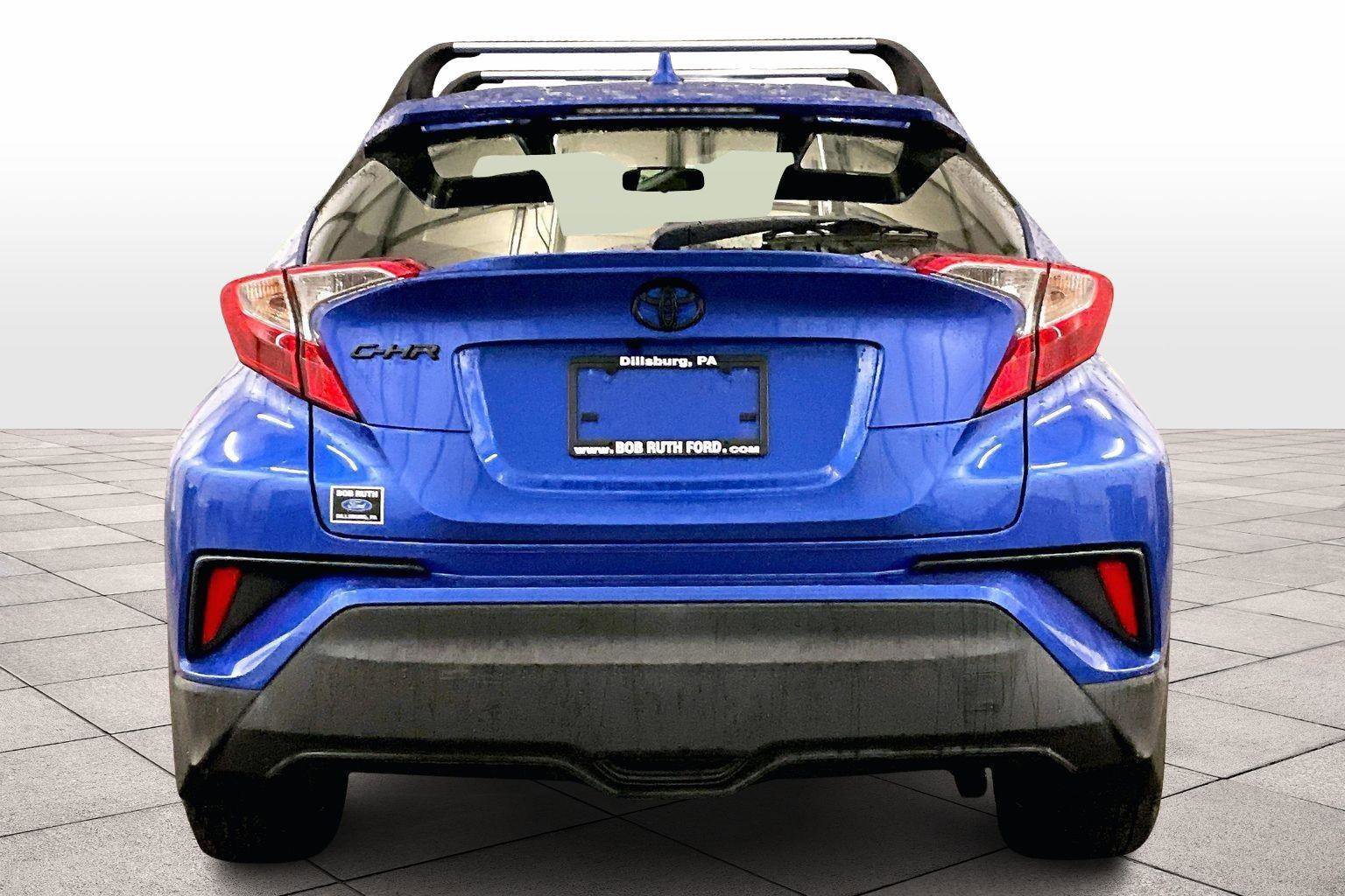 Used 2020 Toyota C-HR XLE image 2