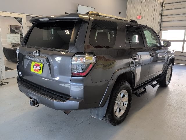 Used 2022 Toyota 4Runner SR5 Premium w/ Moonroof Package AWD/4WD image 5