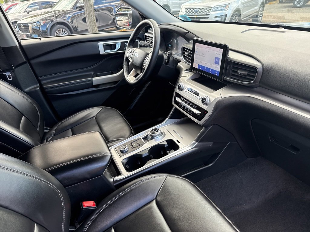 Certified 2022 Ford Explorer XLT w/ Equipment Group 202A image 29