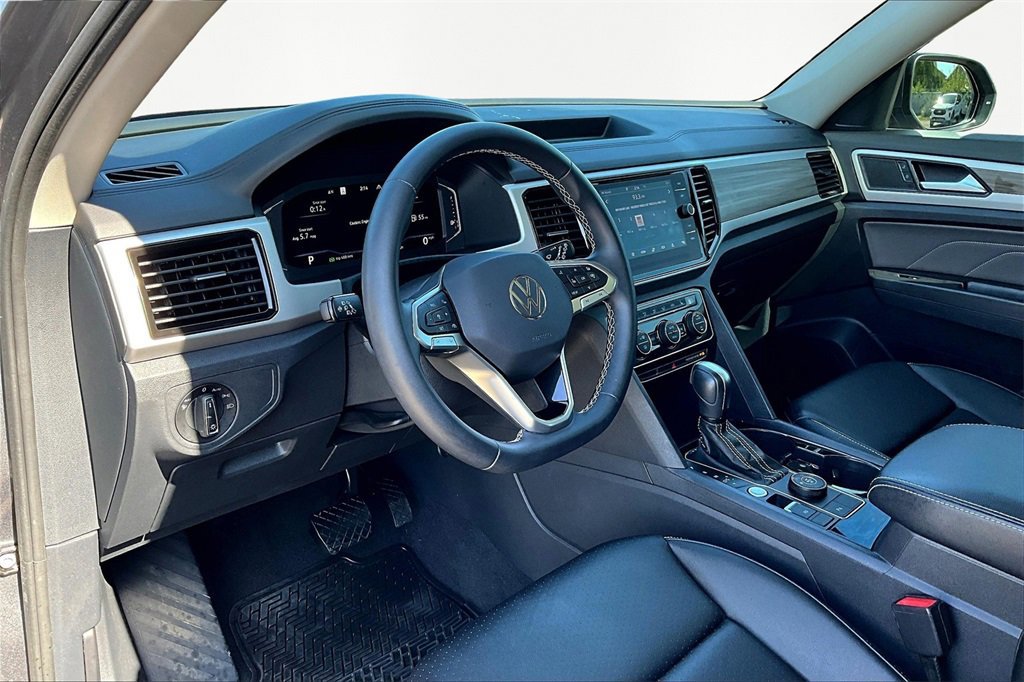 Used 2023 Volkswagen Atlas SEL image 14