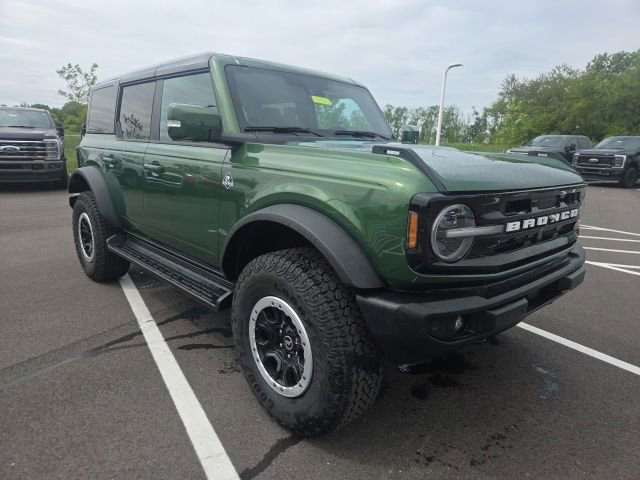 Certified 2025 Ford Bronco Outer Banks w/ Sasquatch Package AWD/4WD image 1