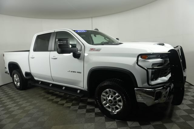 Used 2025 Chevrolet Silverado 2500 LT w/ All Star Edition AWD/4WD image 2