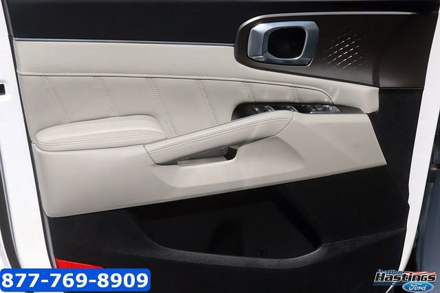 Used 2025 Kia Sorento SX FWD image 9