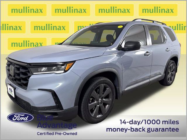 Used 2023 Honda Pilot Sport image 13