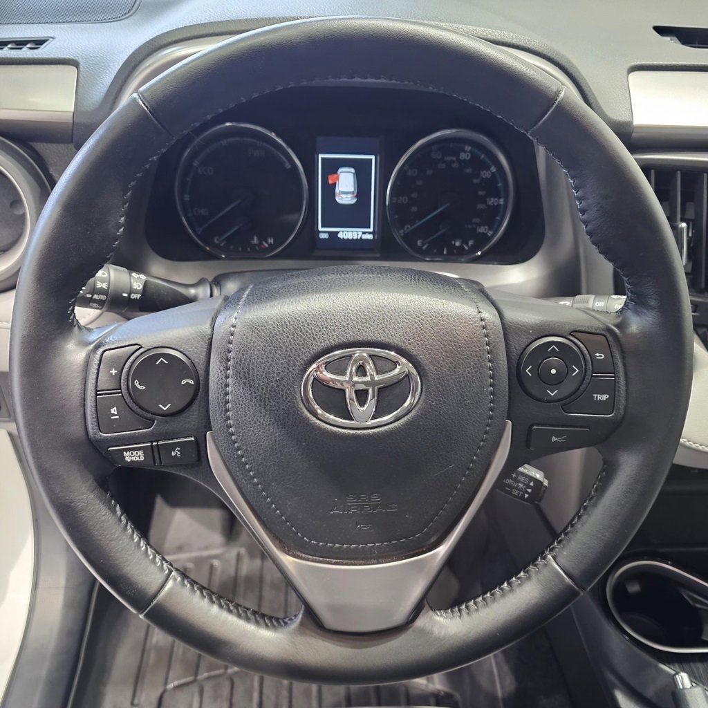 Used 2017 Toyota RAV4 Limited image 13