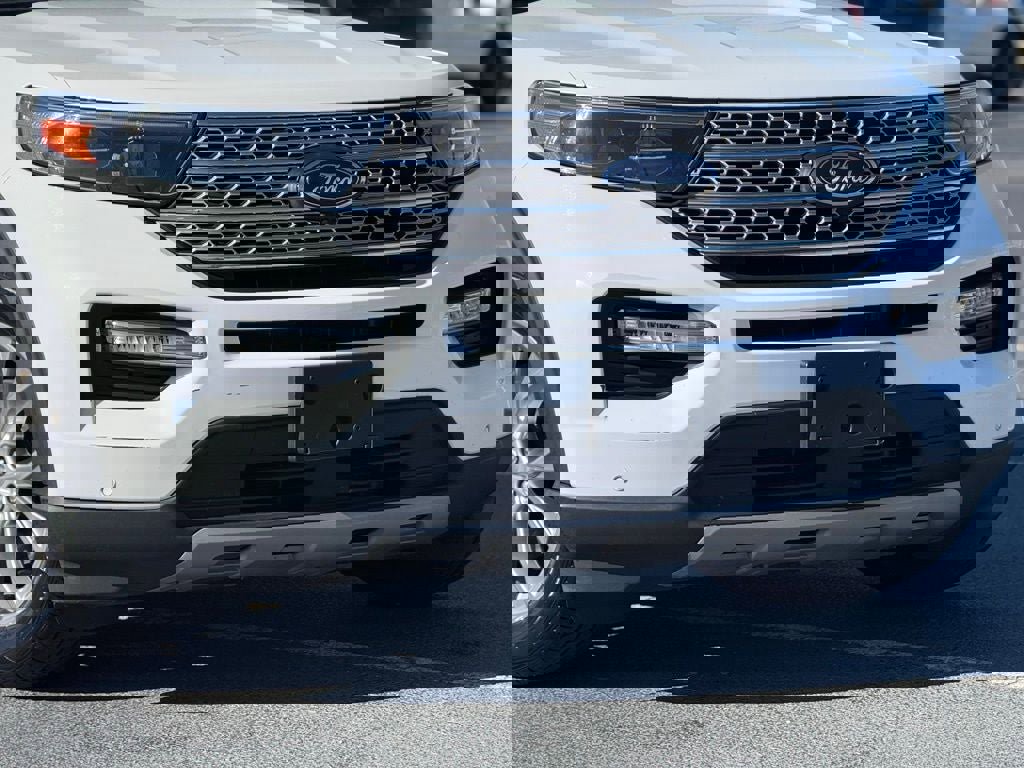 Certified 2023 Ford Explorer Limited image 6