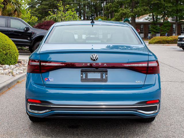 Used 2025 Volkswagen Jetta SEL FWD image 4