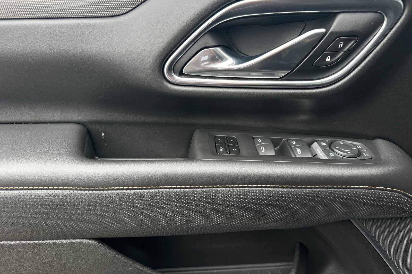 Used 2021 GMC Yukon AT4 w/ AT4 Premium Plus Package image 10