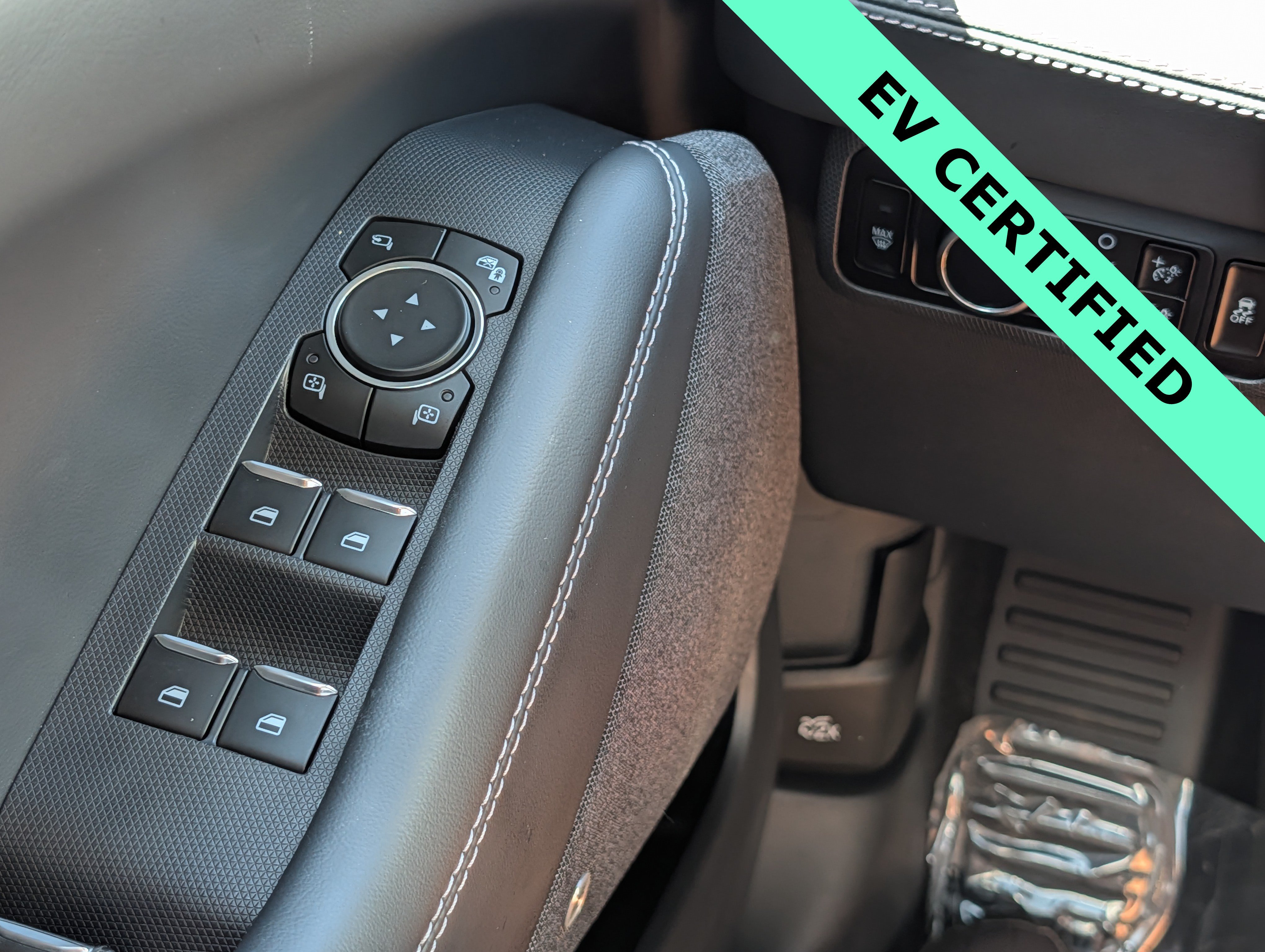 Certified 2025 Ford Mustang Mach-E Premium AWD/4WD image 24