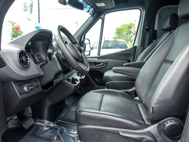 Used 2025 Mercedes-Benz Sprinter 2500 image 11