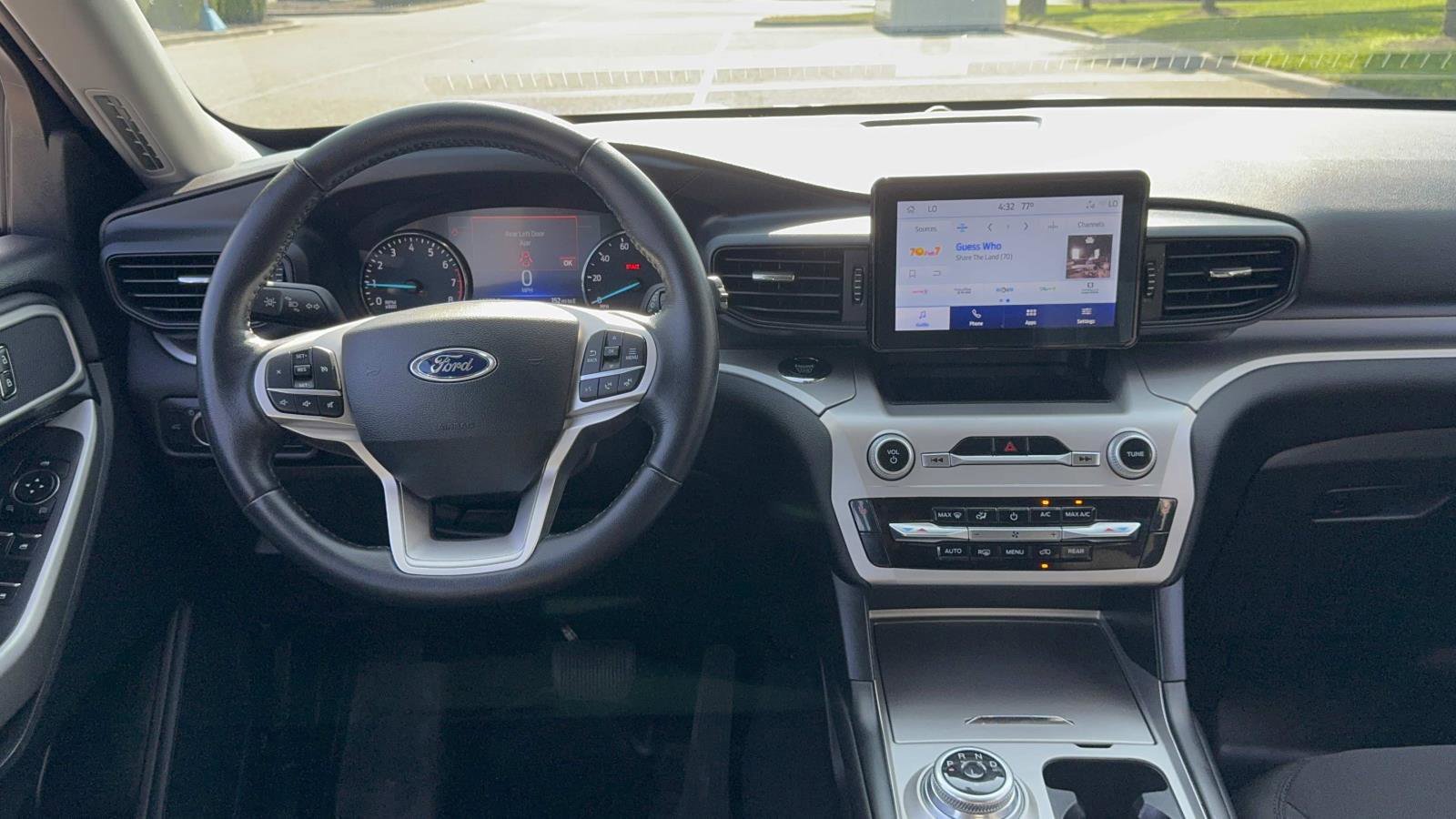 Certified 2022 Ford Explorer XLT w/ Class IV Trailer Tow Package image 12