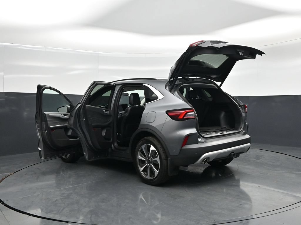 Certified 2023 Ford Escape Platinum w/ Premium Technology Package AWD/4WD image 35