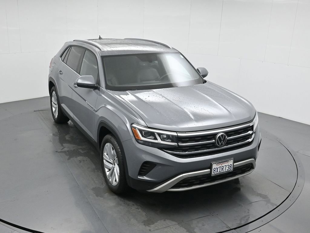 Used 2021 Volkswagen Atlas Cross Sport SE w/ Panoramic Sunroof Package image 3