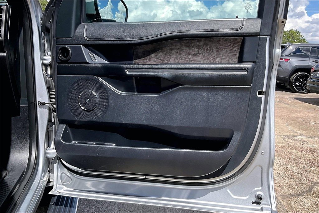 Certified 2021 Ford Expedition Max Limited image 29