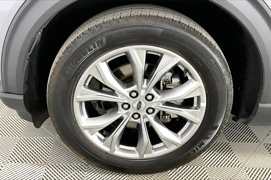 Certified 2024 Ford Explorer Limited image 7