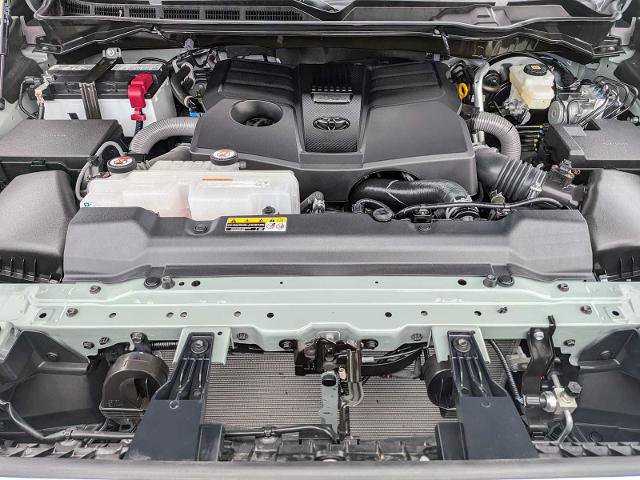 Used 2025 Toyota Tundra Limited AWD/4WD image 13