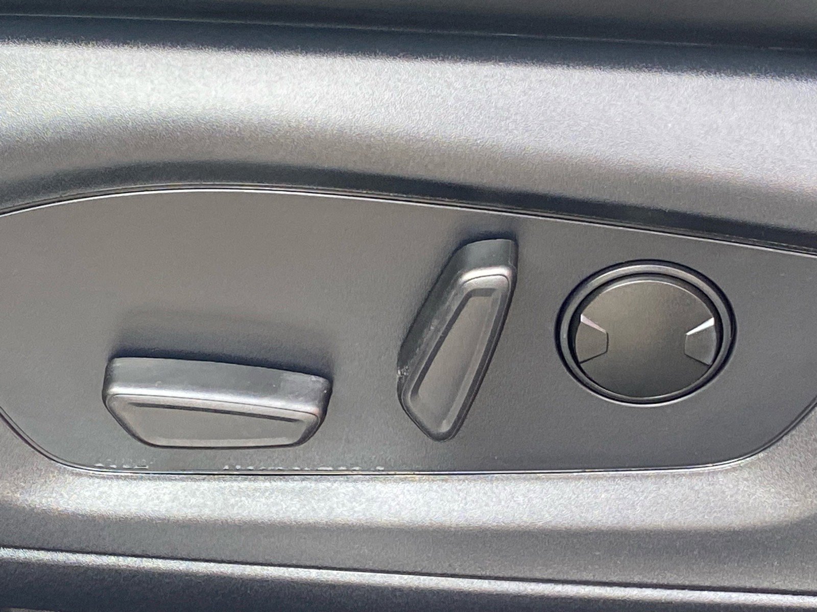 Certified 2025 Ford Explorer ST-Line image 11