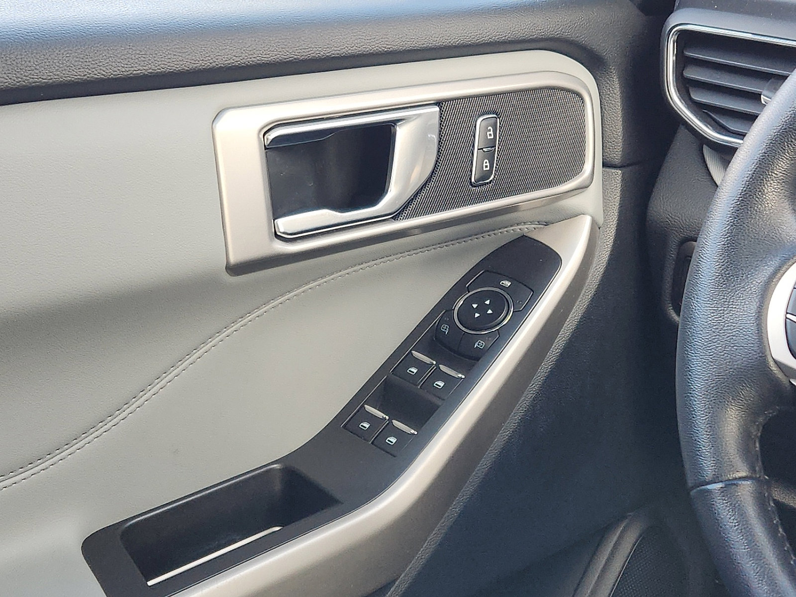 Certified 2023 Ford Explorer XLT w/ Equipment Group 202A image 12