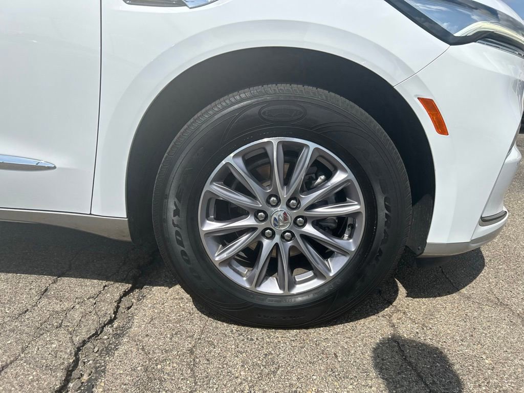 Used 2023 Buick Enclave Essence w/ Trailering Package, 5000 lbs. FWD image 11