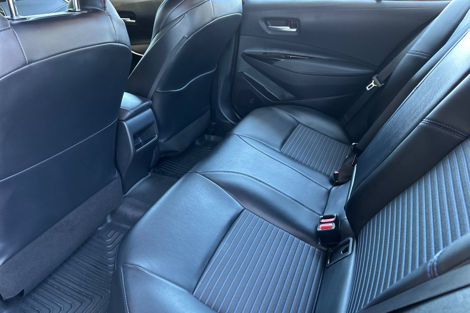 Used 2020 Toyota Corolla XSE w/ Carpet Mat Package (TMS) FWD image 15
