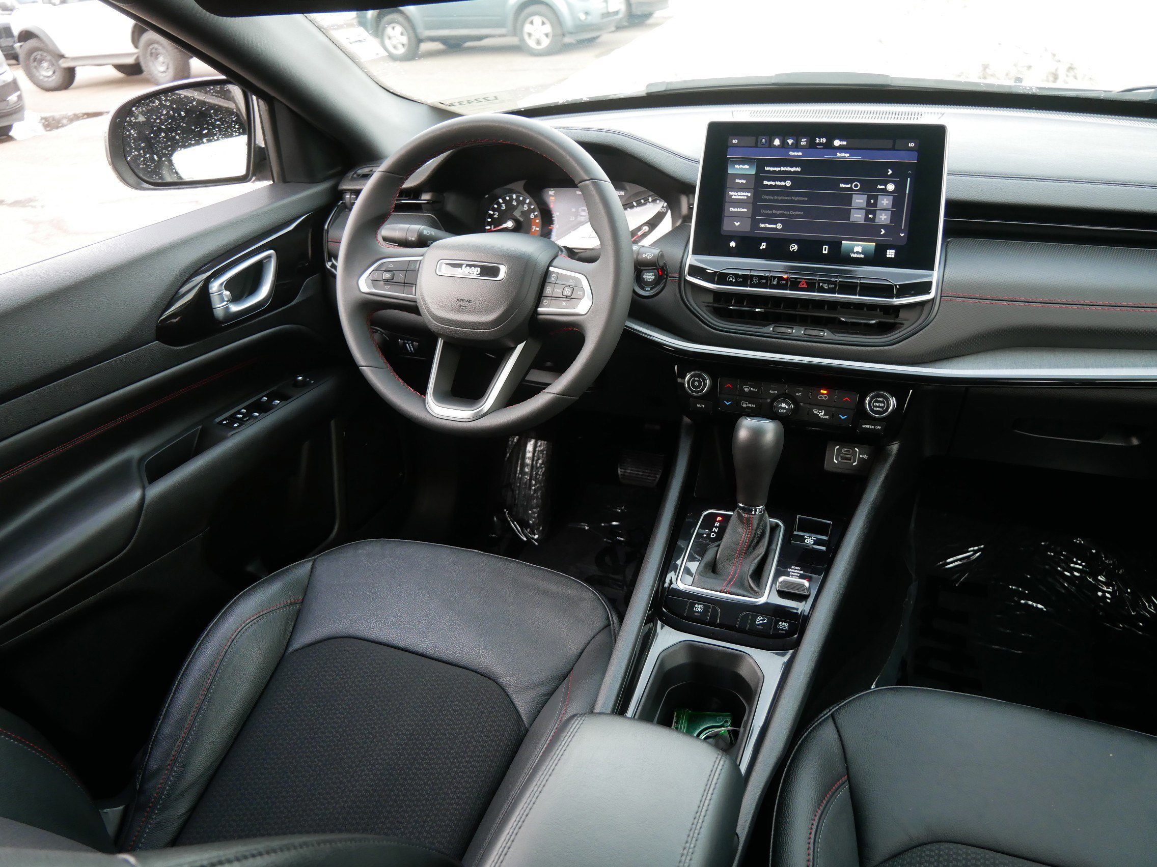 Used 2024 Jeep Compass Trailhawk image 9