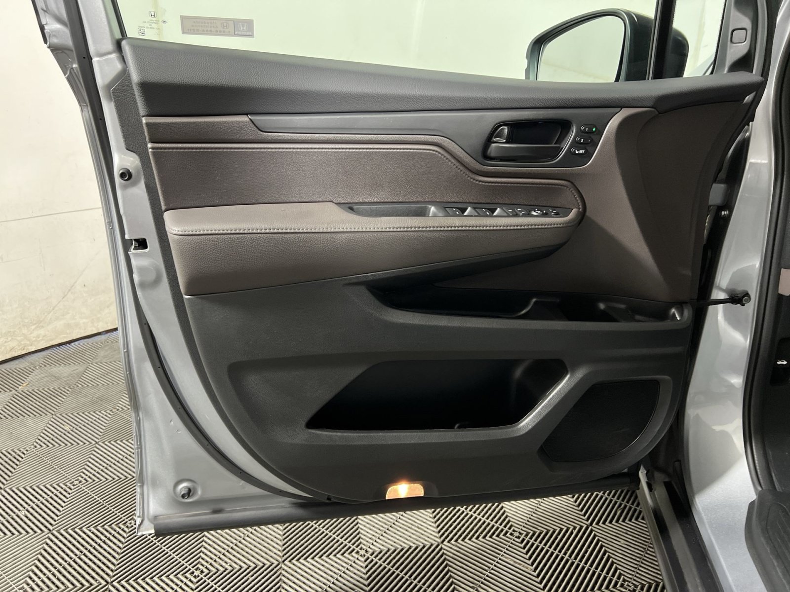 Used 2023 Honda Odyssey EX-L image 12