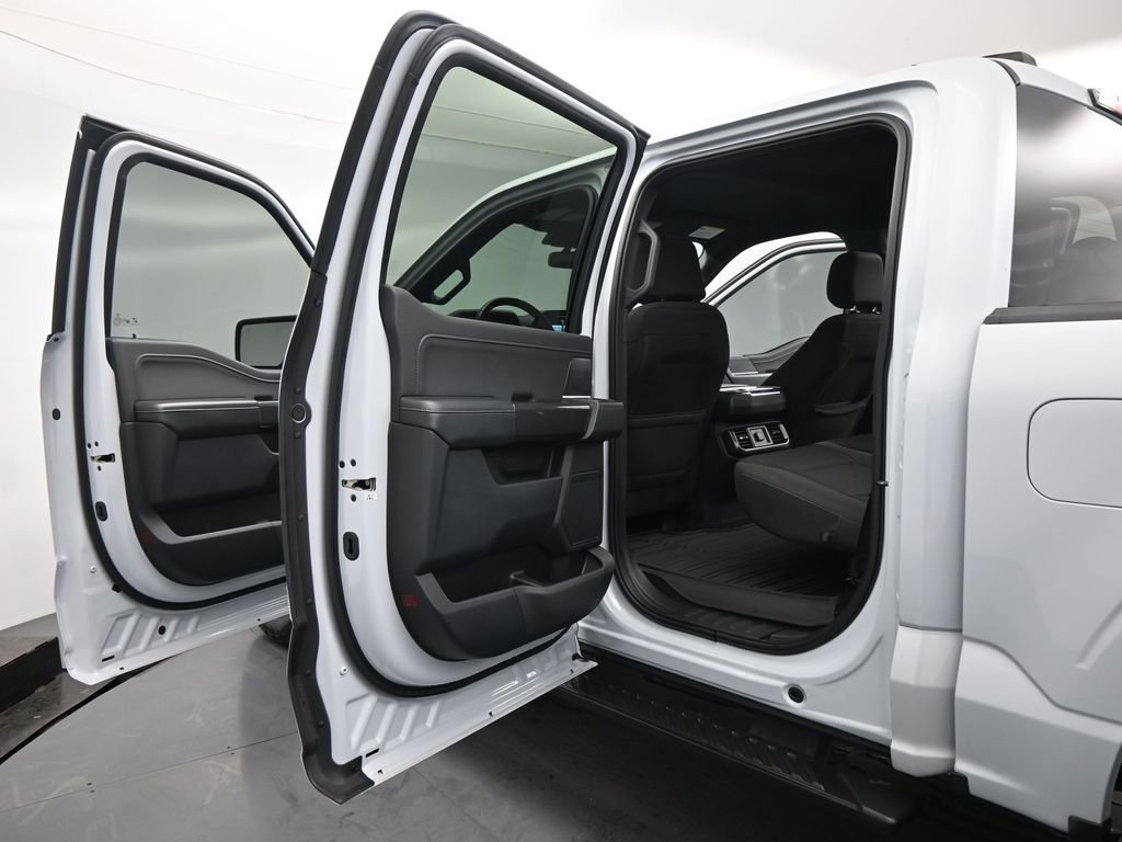 Certified 2022 Ford F150 XLT w/ Equipment Group 302A High image 17