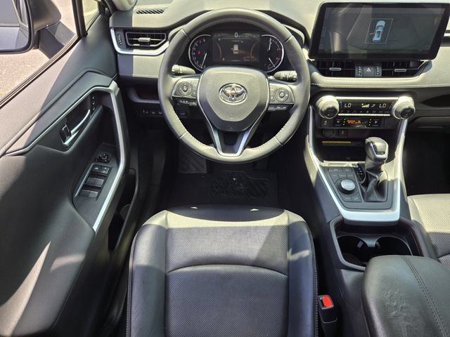 Used 2020 Toyota RAV4 Limited AWD/4WD image 13