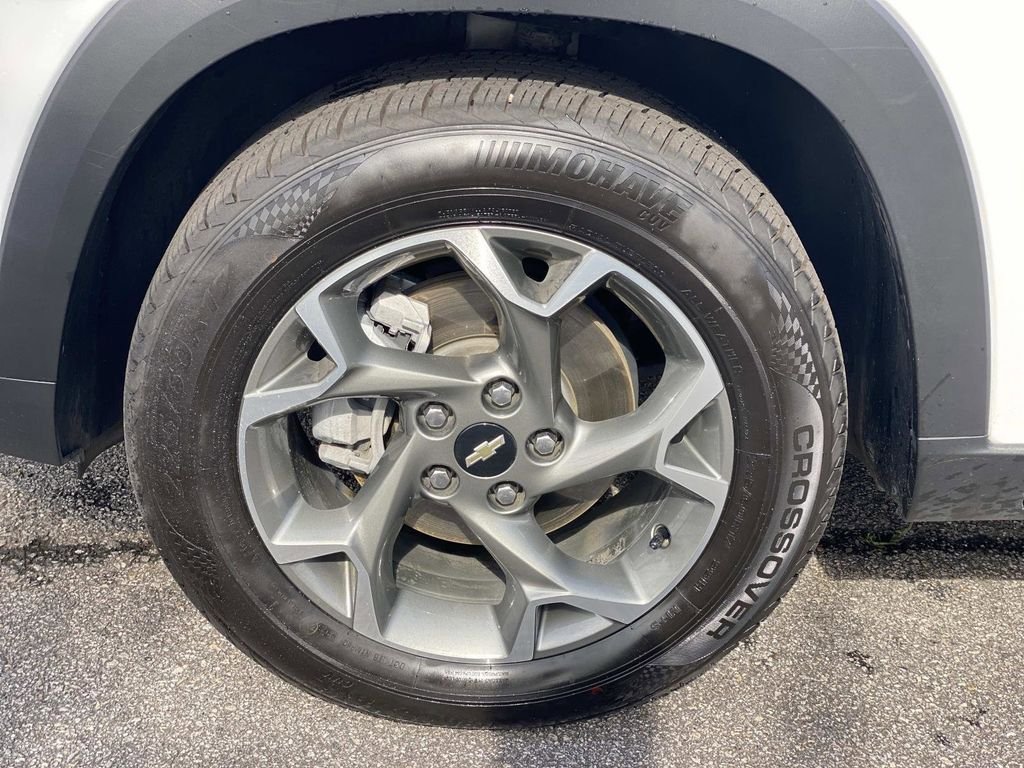 Used 2024 Chevrolet Trax LT FWD image 12