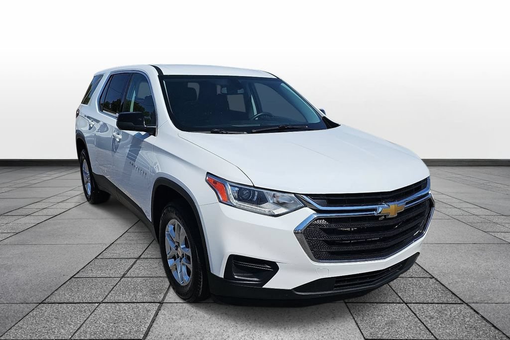 Used 2021 Chevrolet Traverse LS FWD image 3