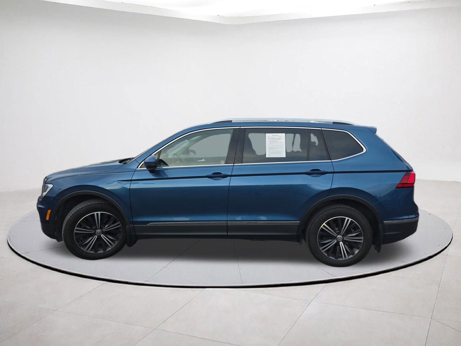 Used 2019 Volkswagen Tiguan SEL w/ 3rd Row Seat Package image 4