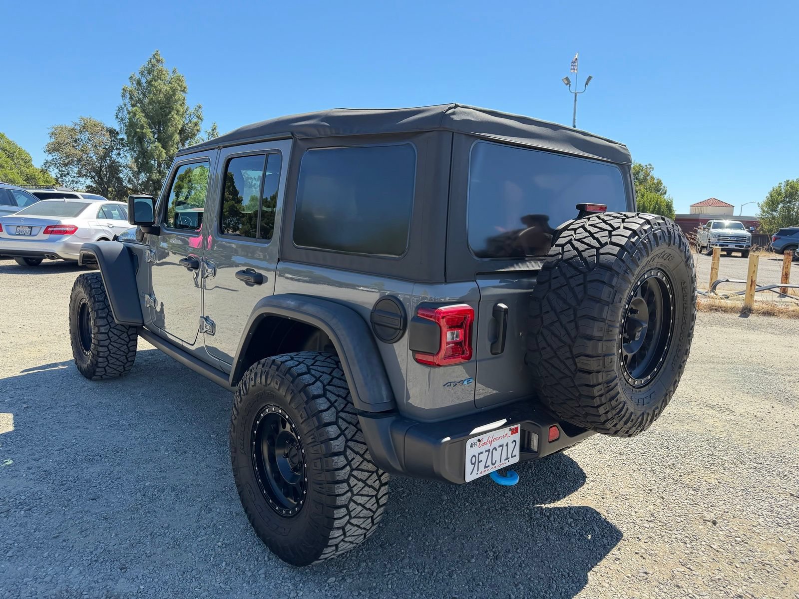 Used 2023 Jeep Wrangler Unlimited Rubicon 4xe AWD/4WD image 3