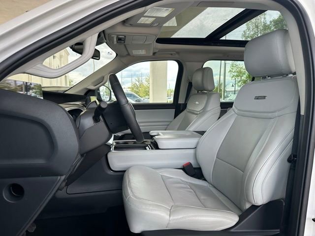 Certified 2025 Ford Expedition Max Platinum w/ Driver's Package AWD/4WD image 14