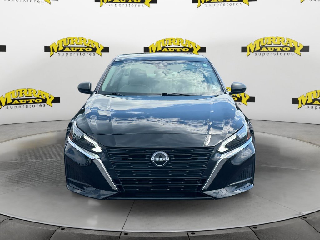 Used 2025 Nissan Altima 2.5 SV FWD image 11