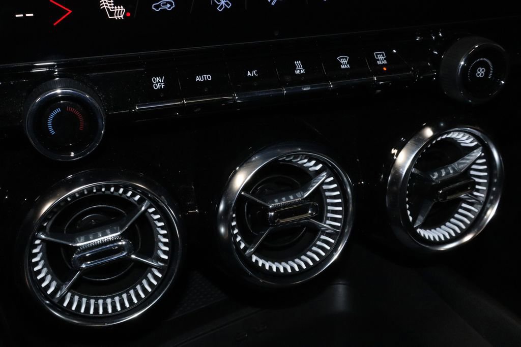 Used 2024 Chevrolet Blazer EV LT image 32